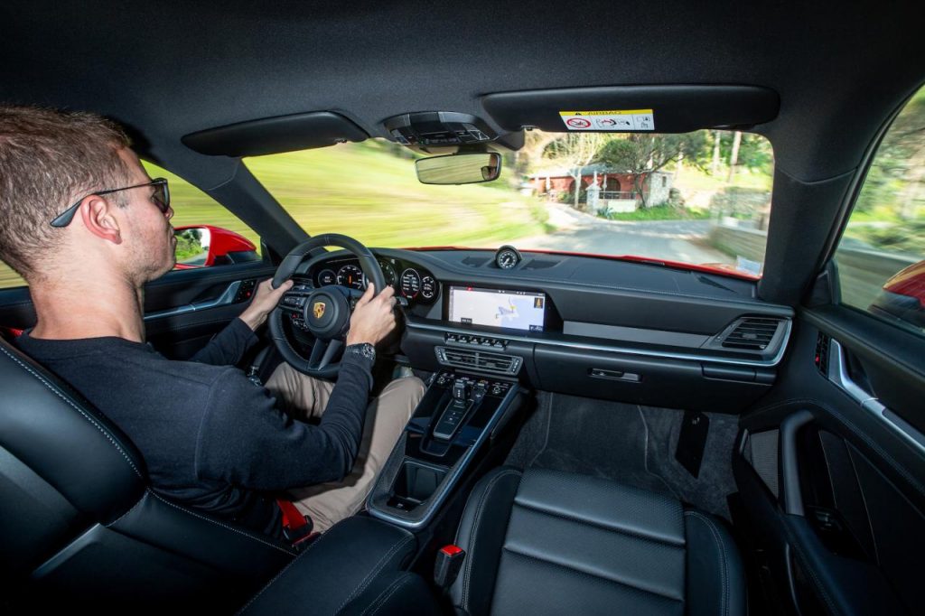 hd-n_achetez_pas_la_nouvelle_porsche_911_carrera_4s_1-1