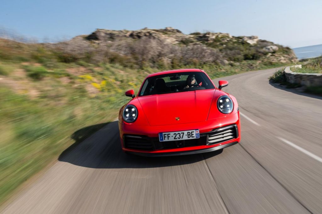 hd-n_achetez_pas_la_nouvelle_porsche_911_carrera_4s_1-2