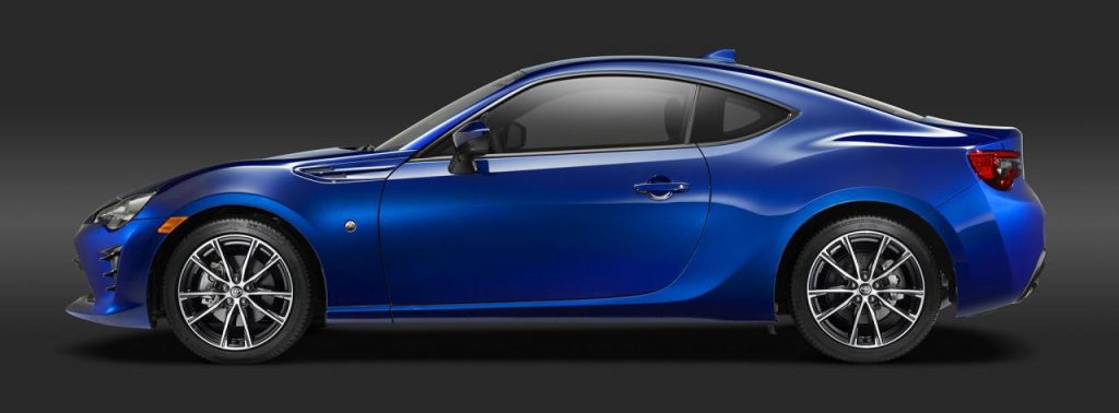 hd-new_york_2016_toyota_86_1-2