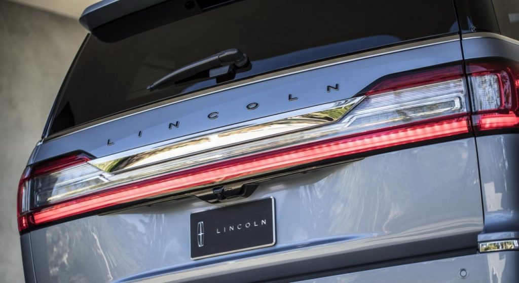 hd-new_york_2017_lincoln_navigator_1-10