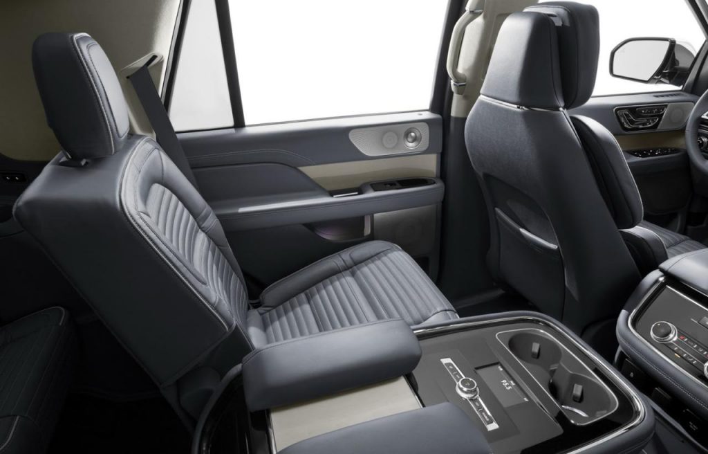 hd-new_york_2017_lincoln_navigator_1-21