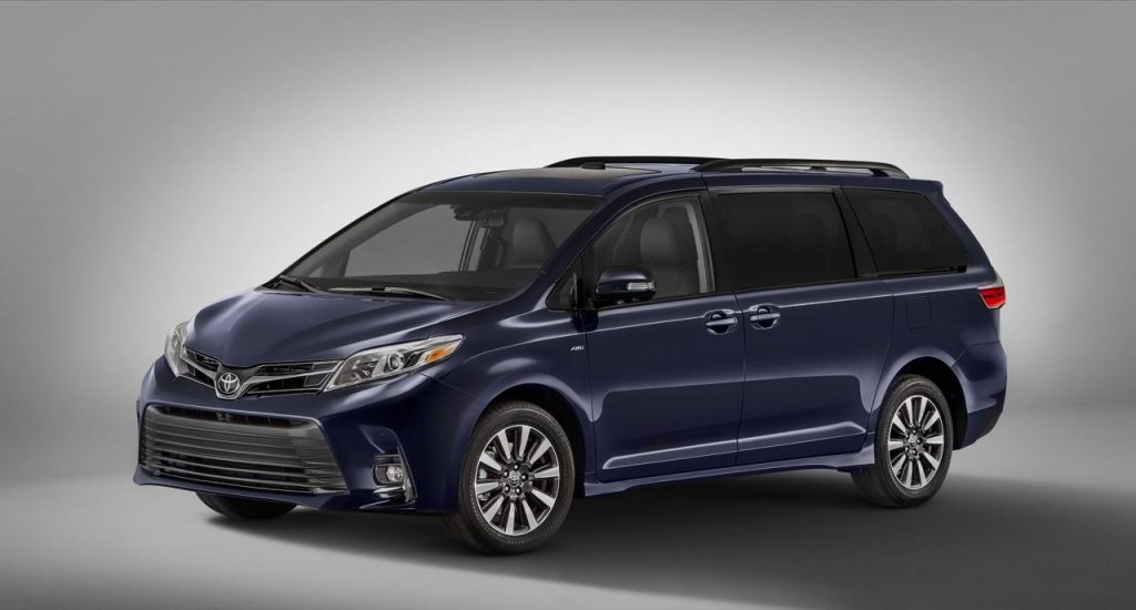 hd-new_york_2017_toyota_sienna_restyl_1-10