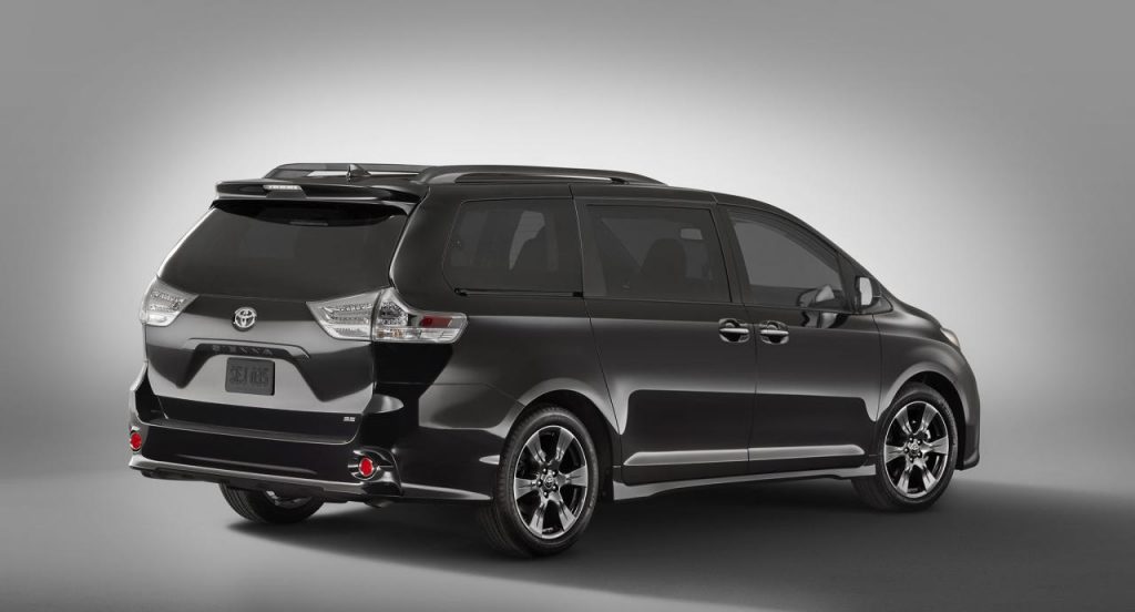 hd-new_york_2017_toyota_sienna_restyl_1-3