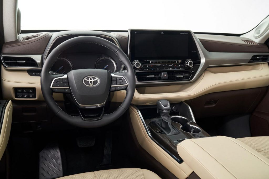 hd-new_york_2019_toyota_highlander_1-4
