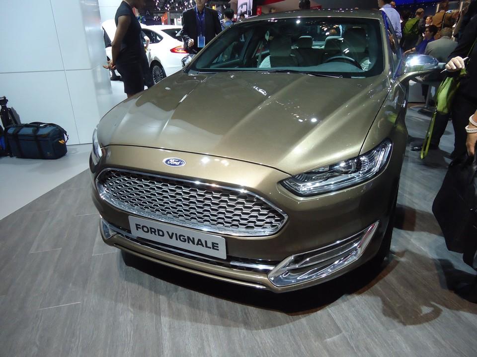 hd-paris_2014_live_ford_mondeo_vignale_1-1
