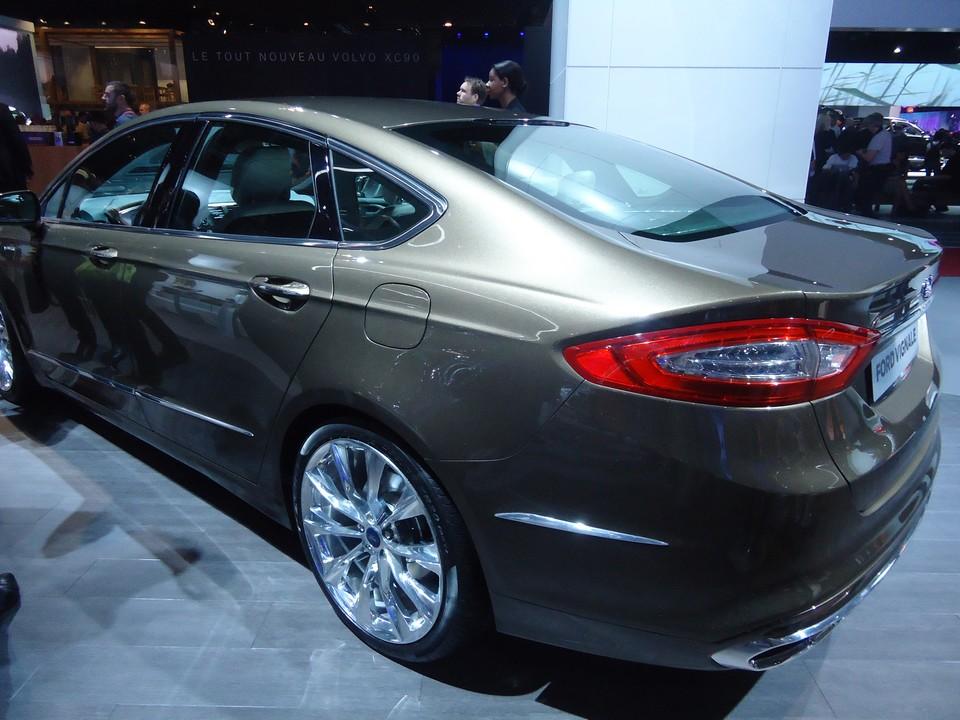 hd-paris_2014_live_ford_mondeo_vignale_1