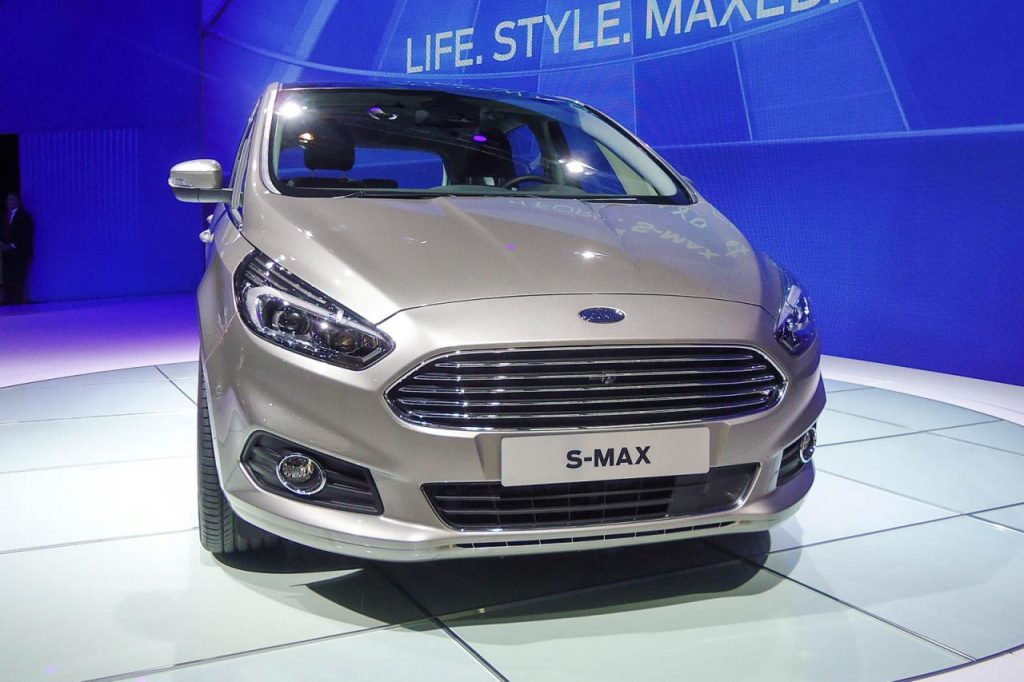 hd-paris_2014_live_ford_s_max_1-2