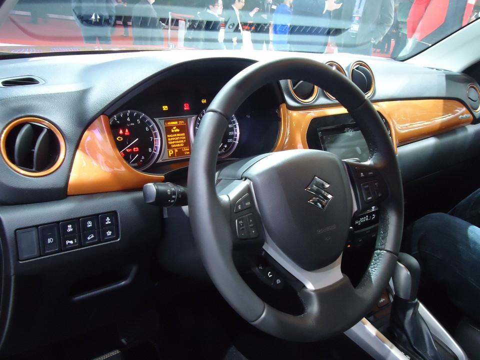 hd-paris_2014_live_suzuki_vitara_1-2