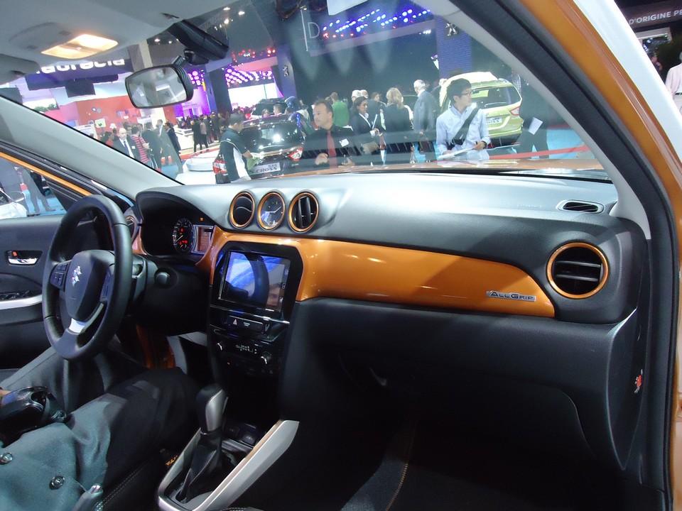 hd-paris_2014_live_suzuki_vitara_1-3