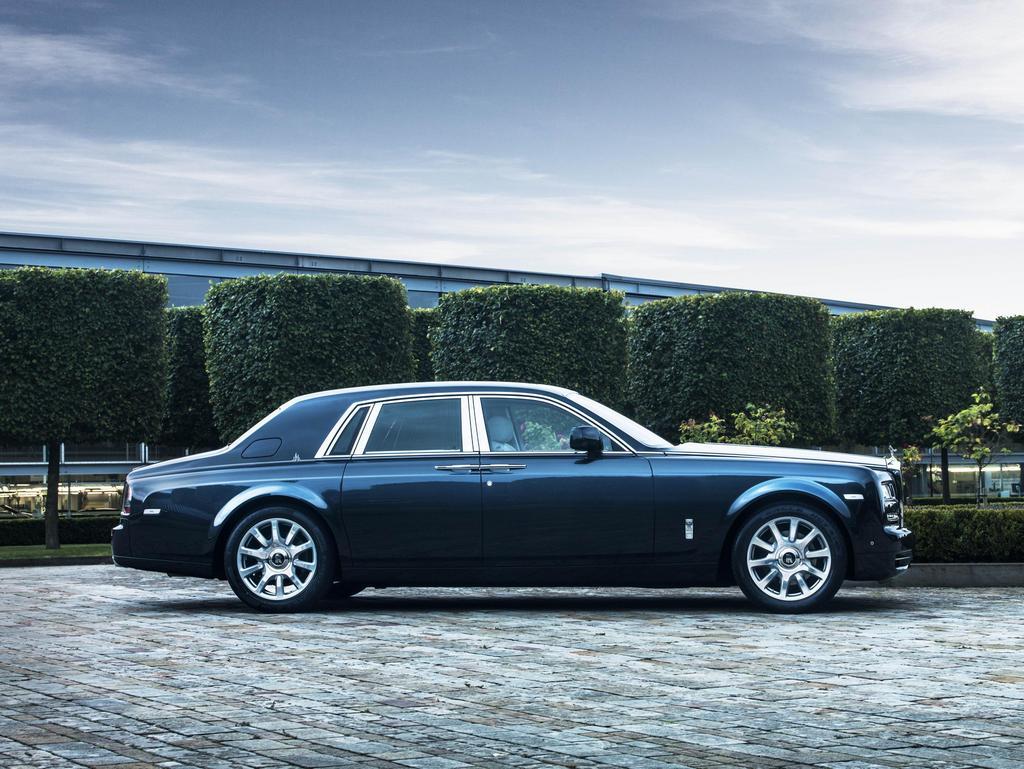 hd-paris_2014_rolls_royce_phantom_metropolitan_collection_1-2