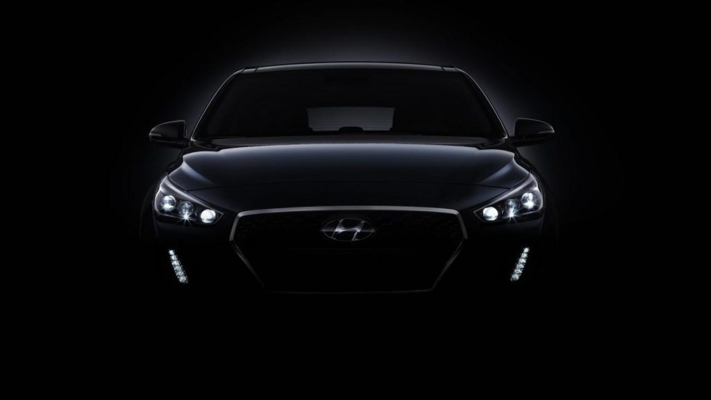 hd-paris_2016_hyundai_i30_suite_du_teasing_1-3