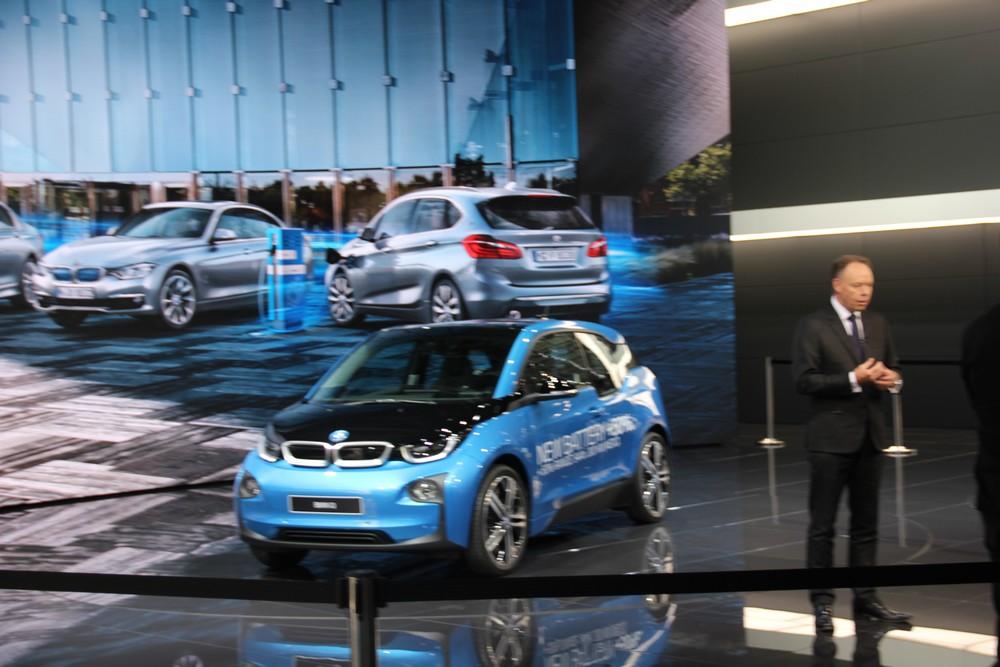 hd-paris_2016_live_bmw_i3_1-8