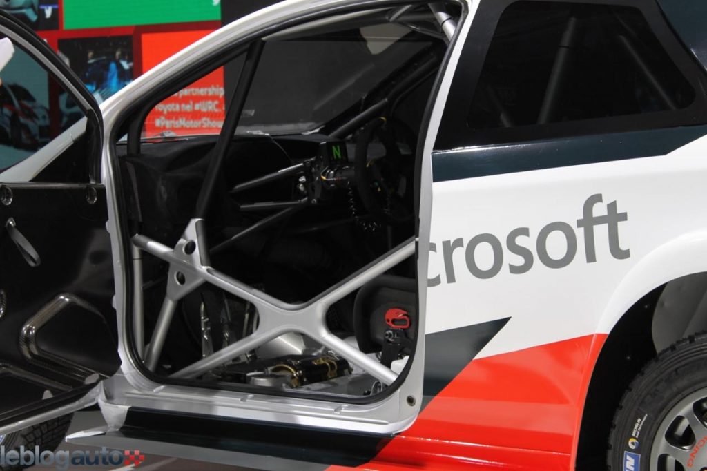 hd-paris_2016_live_toyota_yaris_wrc_1-6