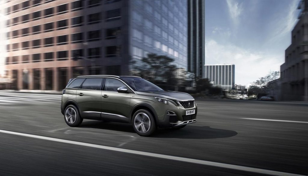 hd-paris_2016_peugeot_5008_1-3