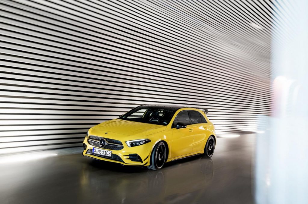 hd-paris_2018_mercedes_amg_a35_1-5