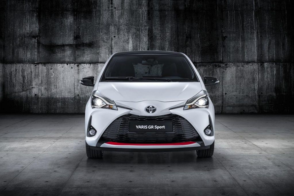 hd-paris_2018_toyota_yaris_gr_sport_et_y20_2-3