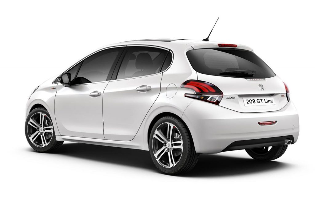 hd-petite_sance_de_maquillage_pour_la_peugeot_208_2-1