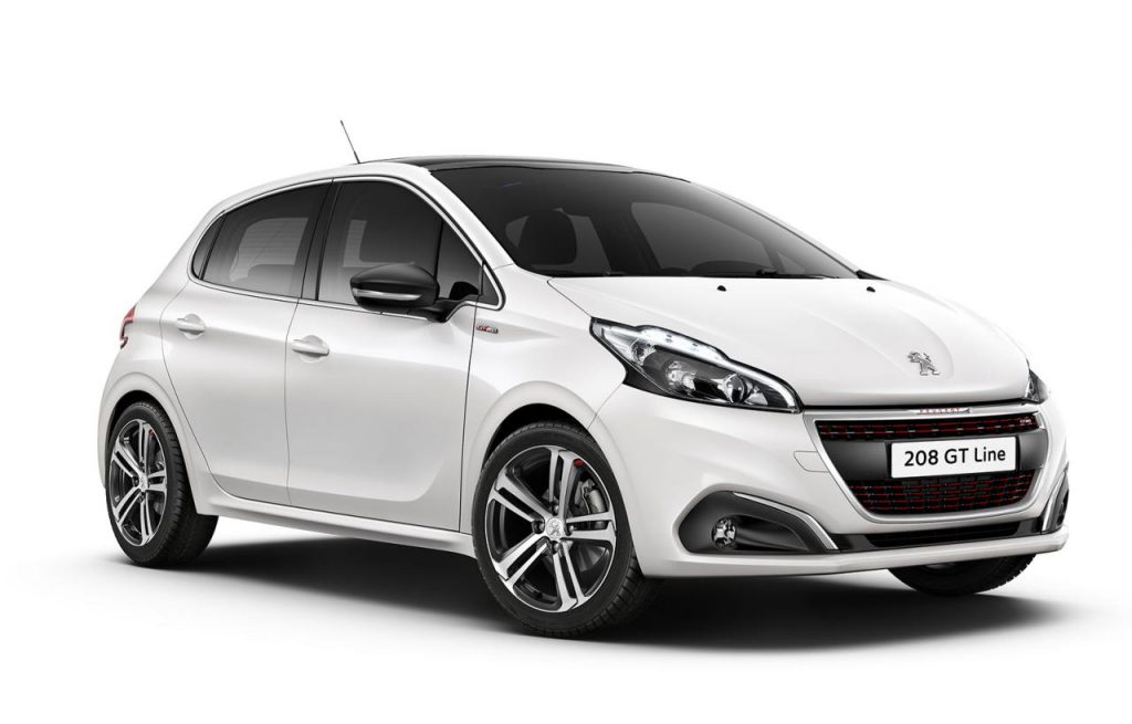 hd-petite_sance_de_maquillage_pour_la_peugeot_208_2-3