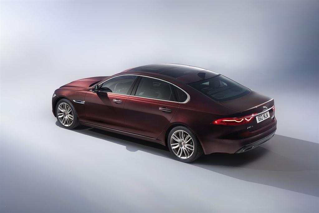 hd-pkin_2016_jaguar_xf_l_1-9
