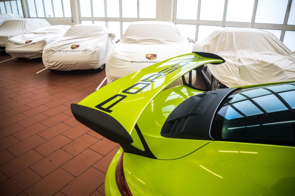 hd-porsche_exclusive_et_une_911_gt3_rs_1-5