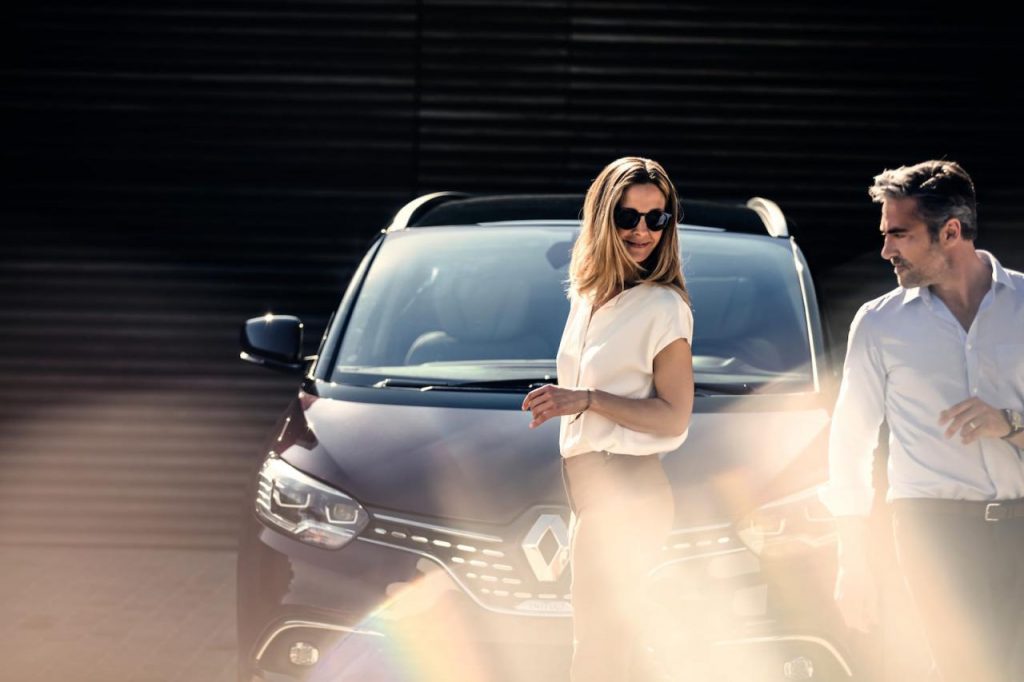 hd-renault_scenic_et_grand_scenic_initiale_paris_1-15