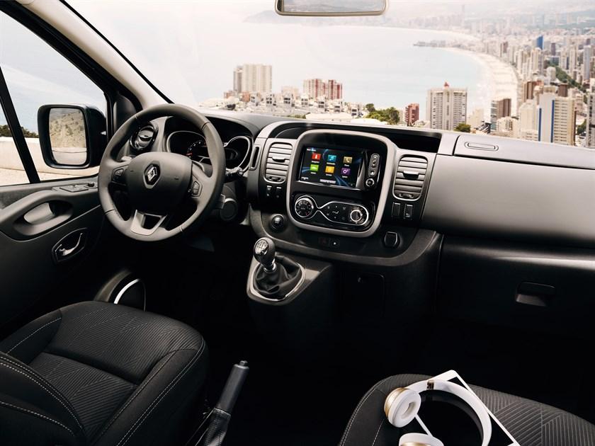hd-renault_trafic_spaceclass_escapade_1-4