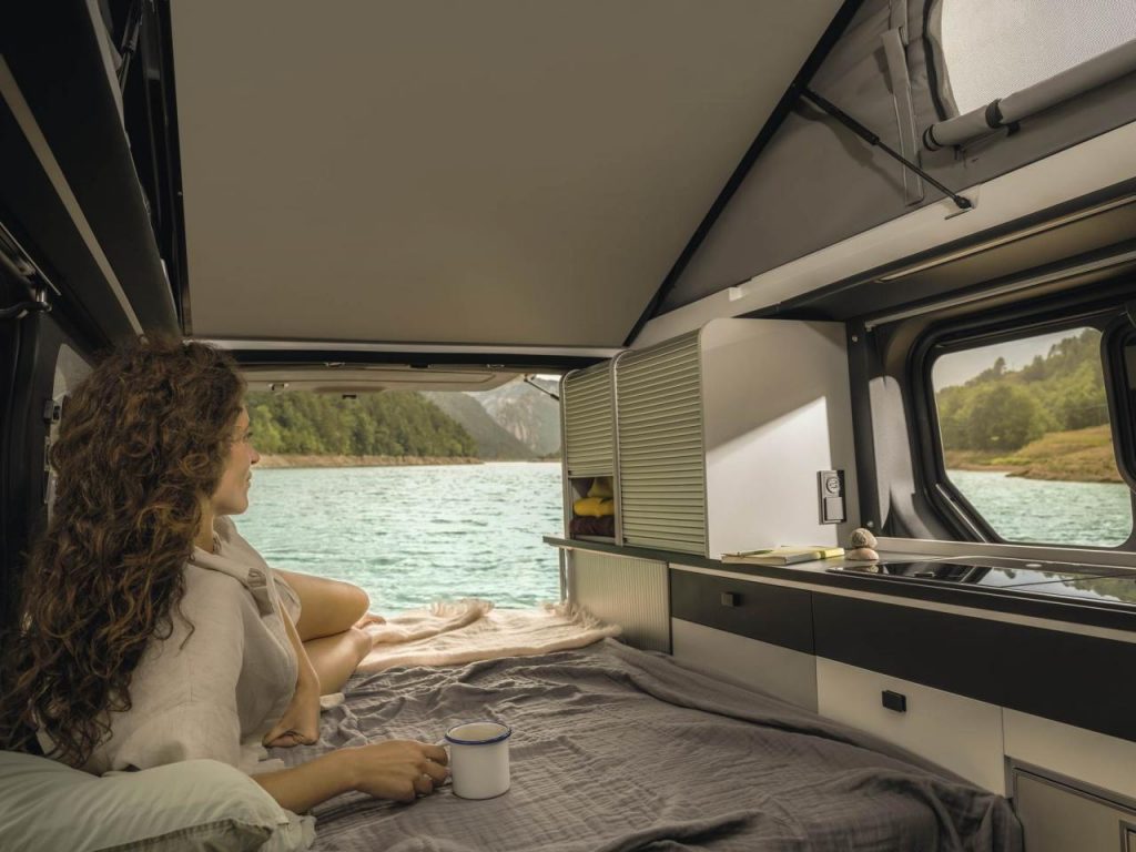 hd-renault_trafic_spacenomad_recel_de_congs_1-3