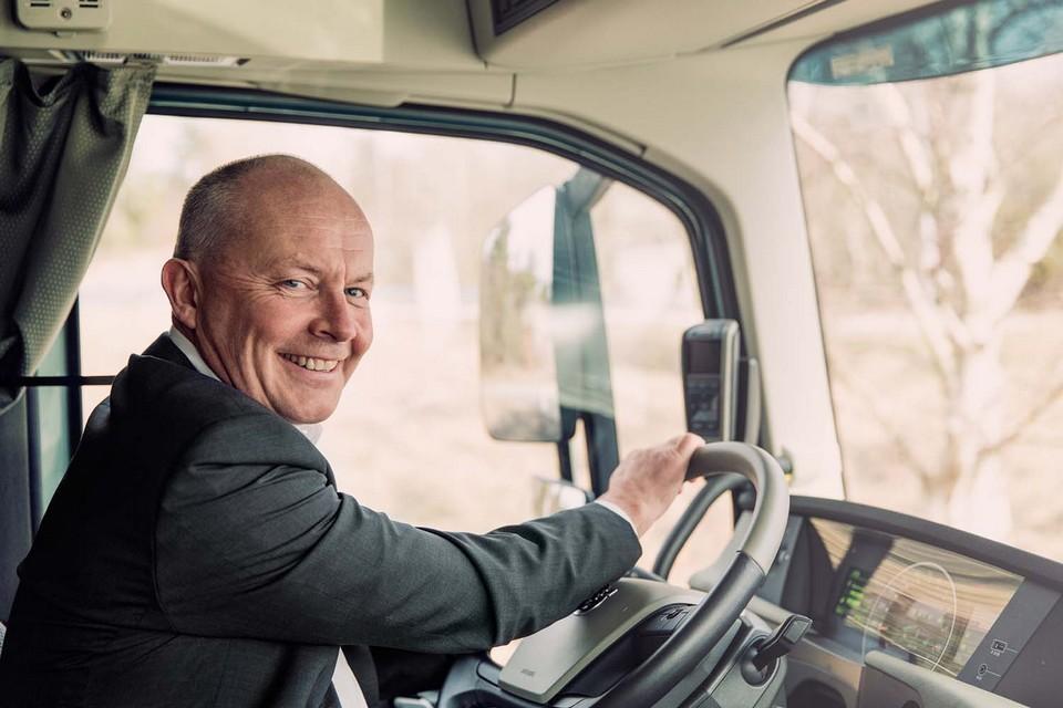 hd-sans_les_mains_le_camion_autonome_de_volvo_1-7