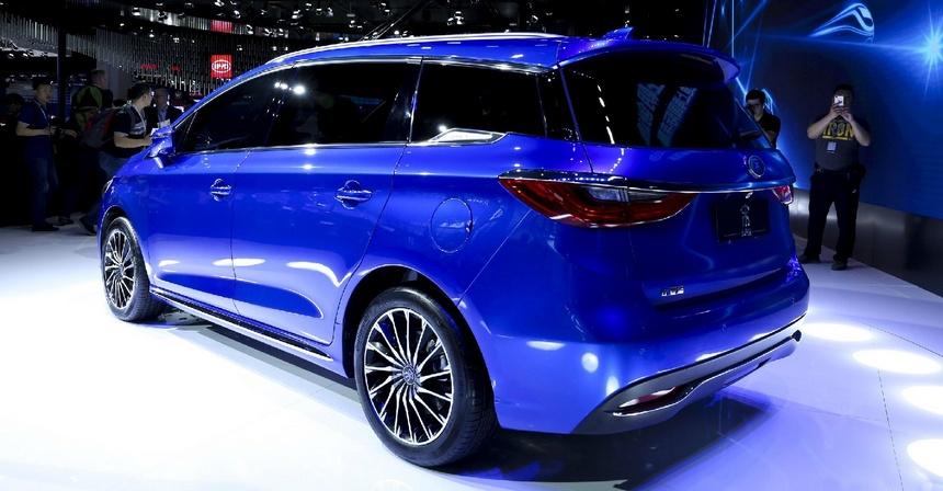 hd-shanghai_2017_byd_song_mpv_1-2