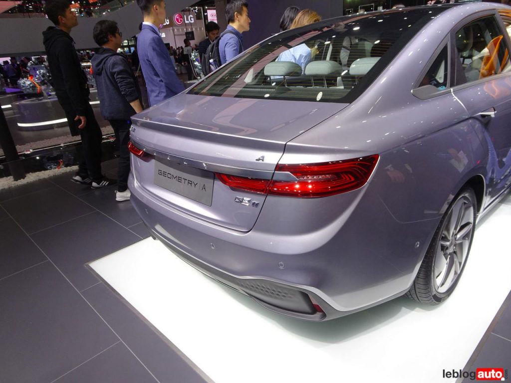 hd-shanghai_2019_geely_geometry_a_preface_et_binyue_phev_1-12
