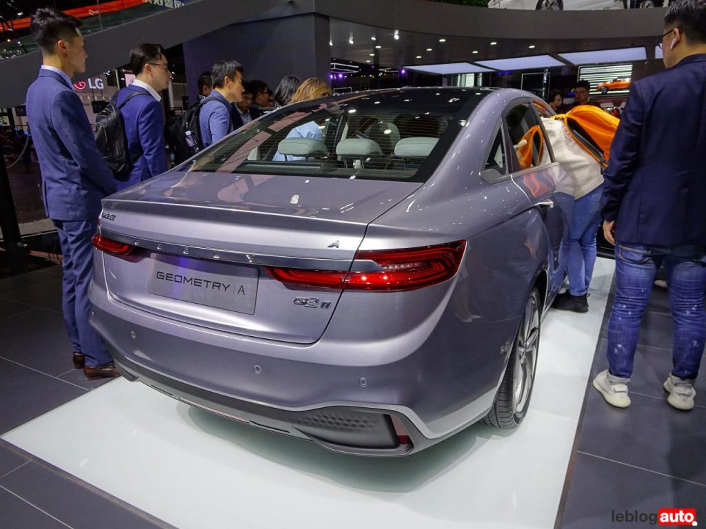 hd-shanghai_2019_geely_geometry_a_preface_et_binyue_phev_1-13