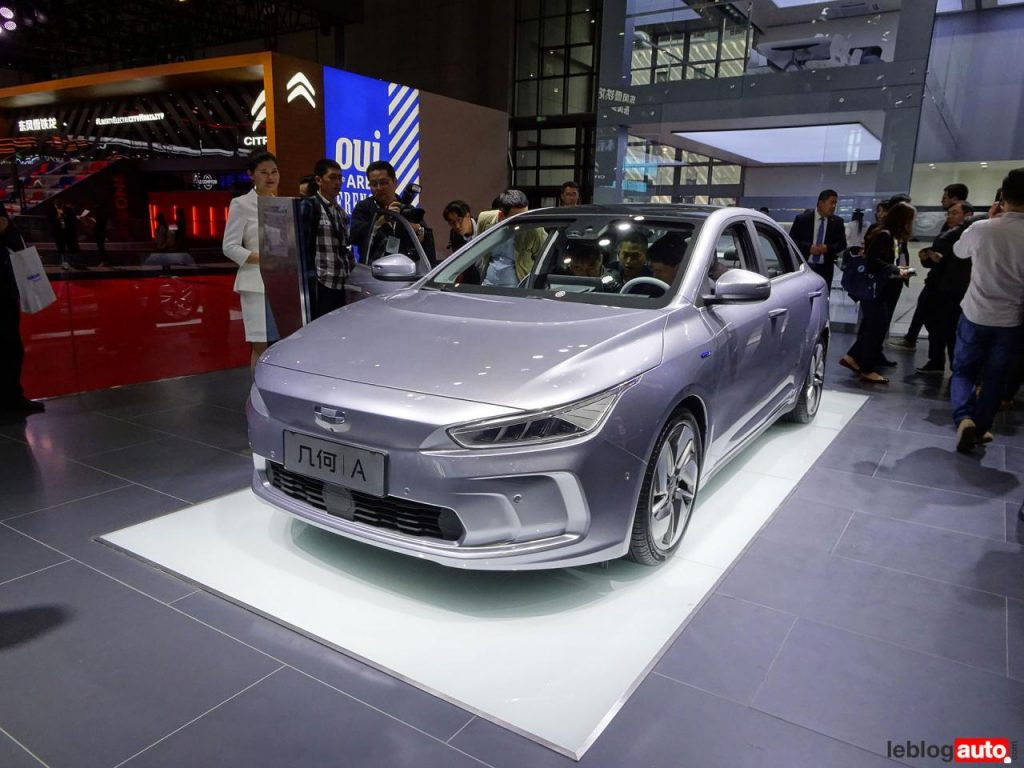 hd-shanghai_2019_geely_geometry_a_preface_et_binyue_phev_1-15
