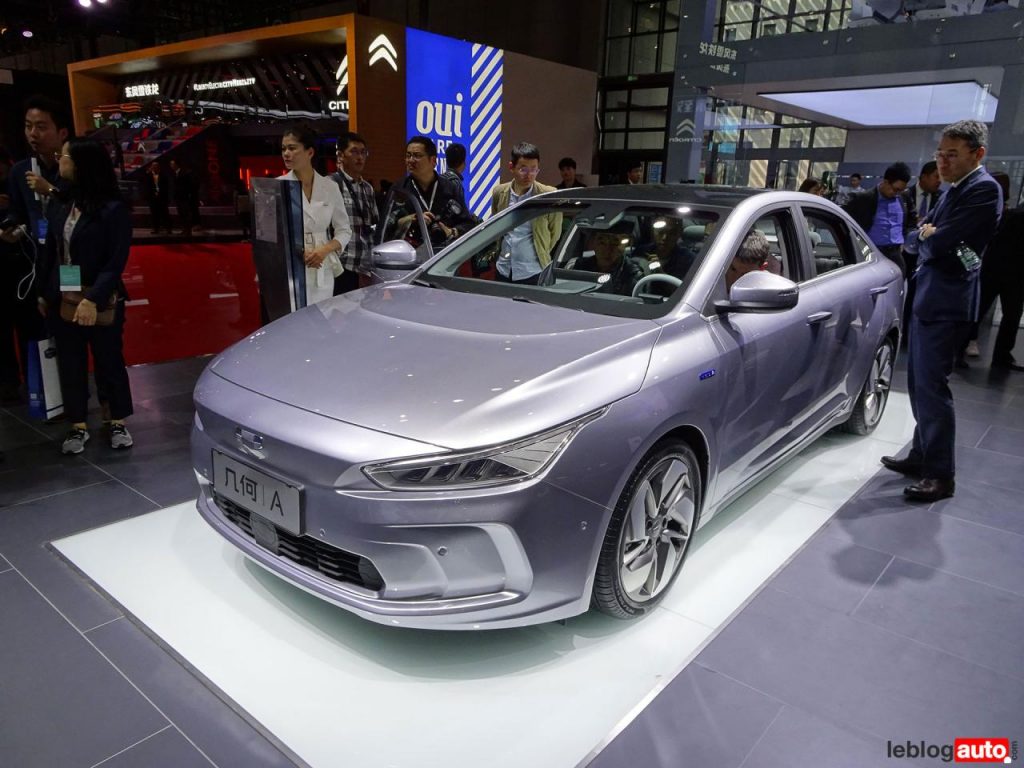 hd-shanghai_2019_geely_geometry_a_preface_et_binyue_phev_1-16