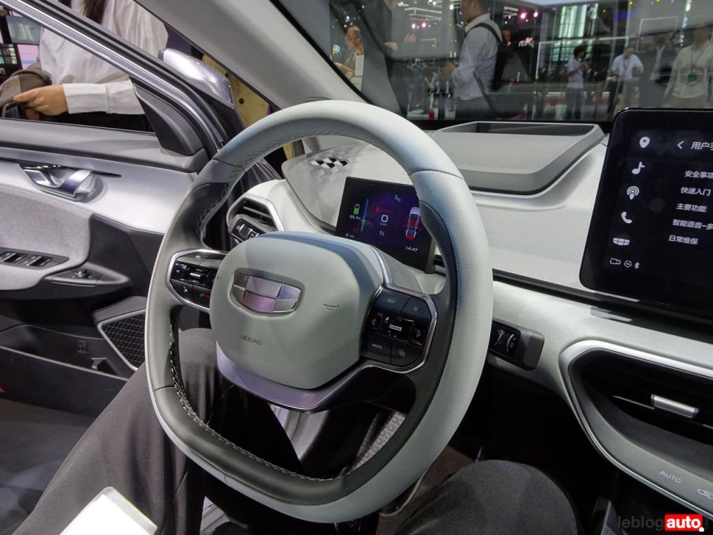 hd-shanghai_2019_geely_geometry_a_preface_et_binyue_phev_1-3