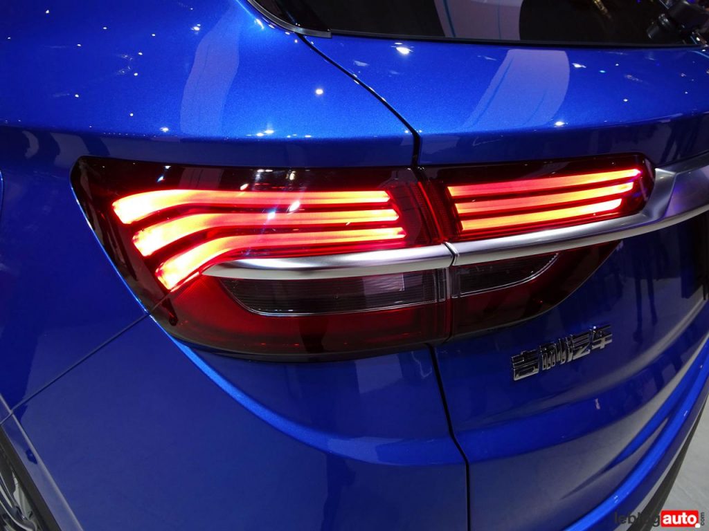 hd-shanghai_2019_geely_geometry_a_preface_et_binyue_phev_3-5