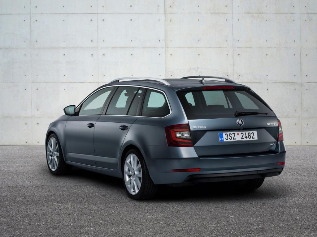 hd-skoda_octavia_rvision_en_regard_majeur_1-1
