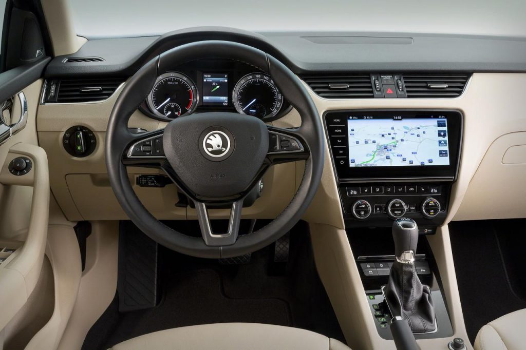 hd-skoda_octavia_rvision_en_regard_majeur_1