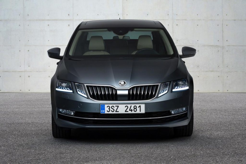 hd-skoda_octavia_rvision_en_regard_majeur_1-4