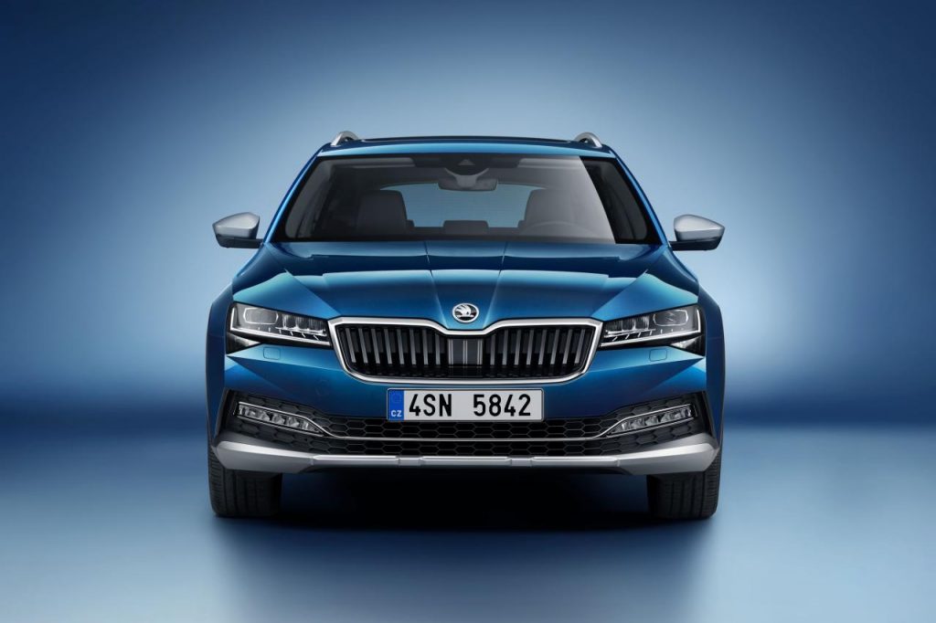 hd-skoda_superb_restyle_diversification_et_hybridation_2-5