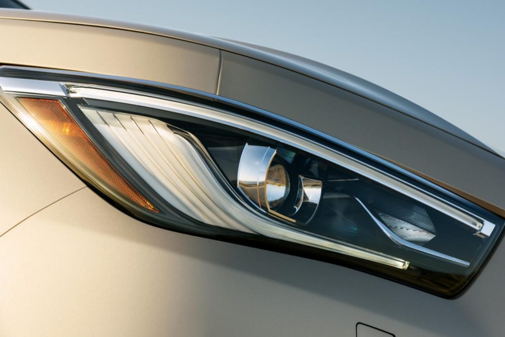 hd-teaser_infiniti_qx80_1-4