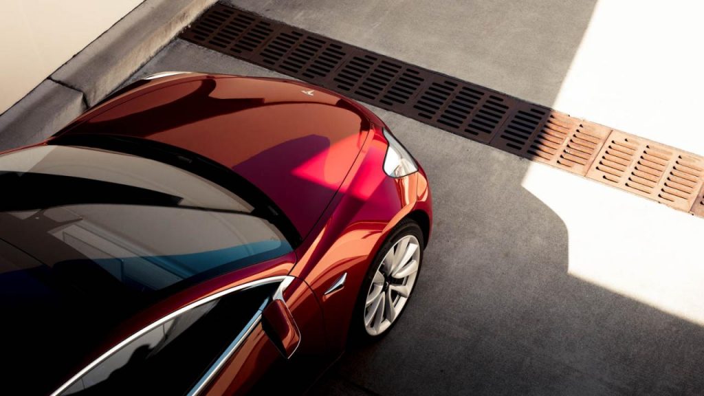 hd-tesla_dvoile_la_model_3_1-5