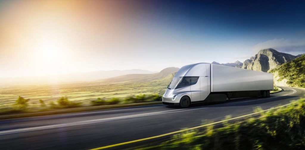 hd-tesla_dvoile_son_camion_800_km_d_autonomie_1-3