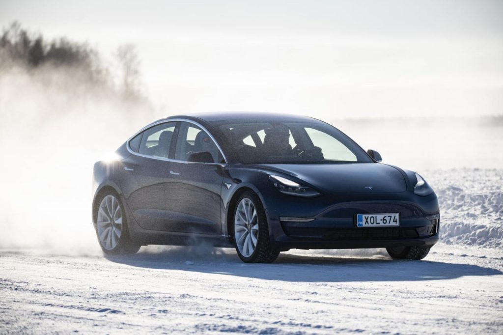 hd-tesla_winter_experience_travers_lectriques_1-15