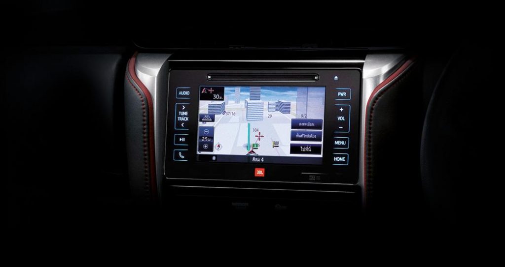 hd-toyota_fortuner_trd_sportivo_1-12