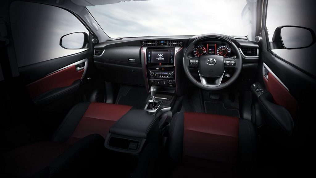 hd-toyota_fortuner_trd_sportivo_1-13