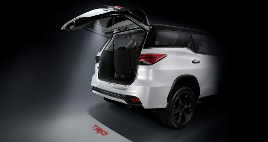 hd-toyota_fortuner_trd_sportivo_1-3
