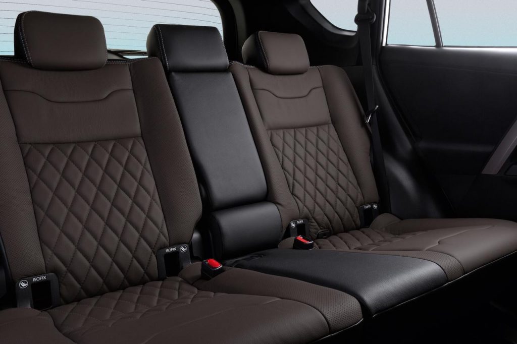 hd-toyota_rav4_hybride_exclusive_comme_son_nom_l_indique_1-1