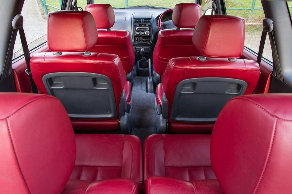 hd-toyota_uk_vends_deux_modles_aux_enchres_1-1