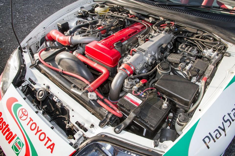 hd-toyota_uk_vends_deux_modles_aux_enchres_1-4