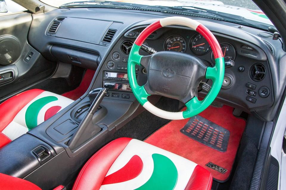 hd-toyota_uk_vends_deux_modles_aux_enchres_1-5